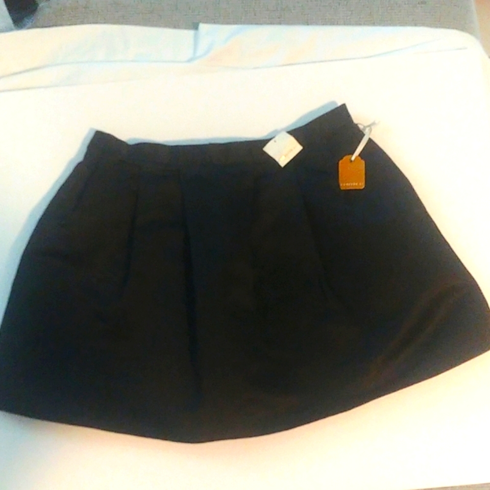 Forever 21 Black Bubble Mini Skirt